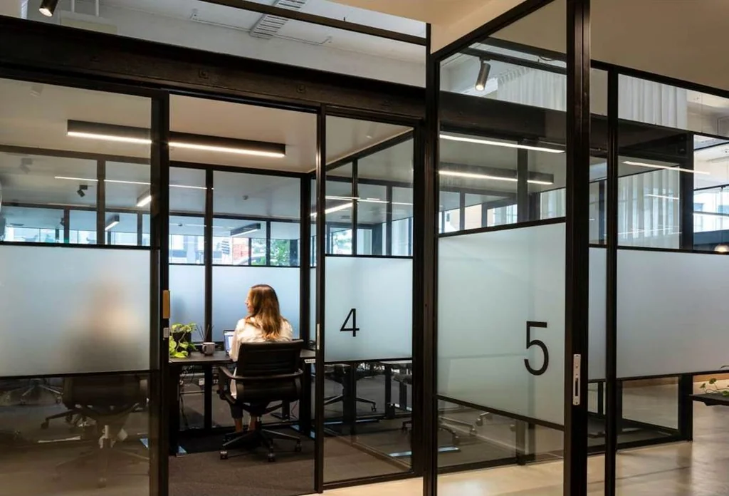 Parnell FLEXIBLE PREMIUM PARNELL OFFICES