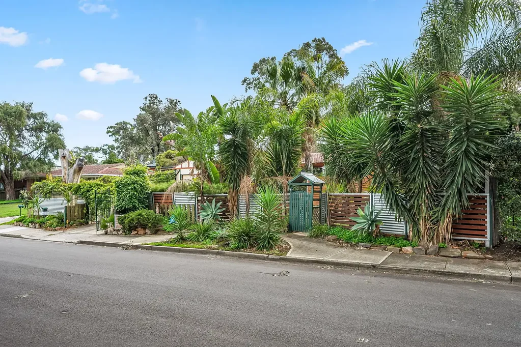 11 Burke Street, Hackham, SA 5163
