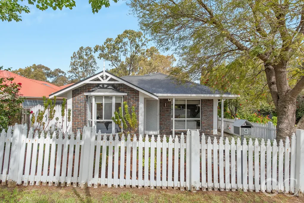 9 De Pledge Court, Wynn Vale, SA 5127