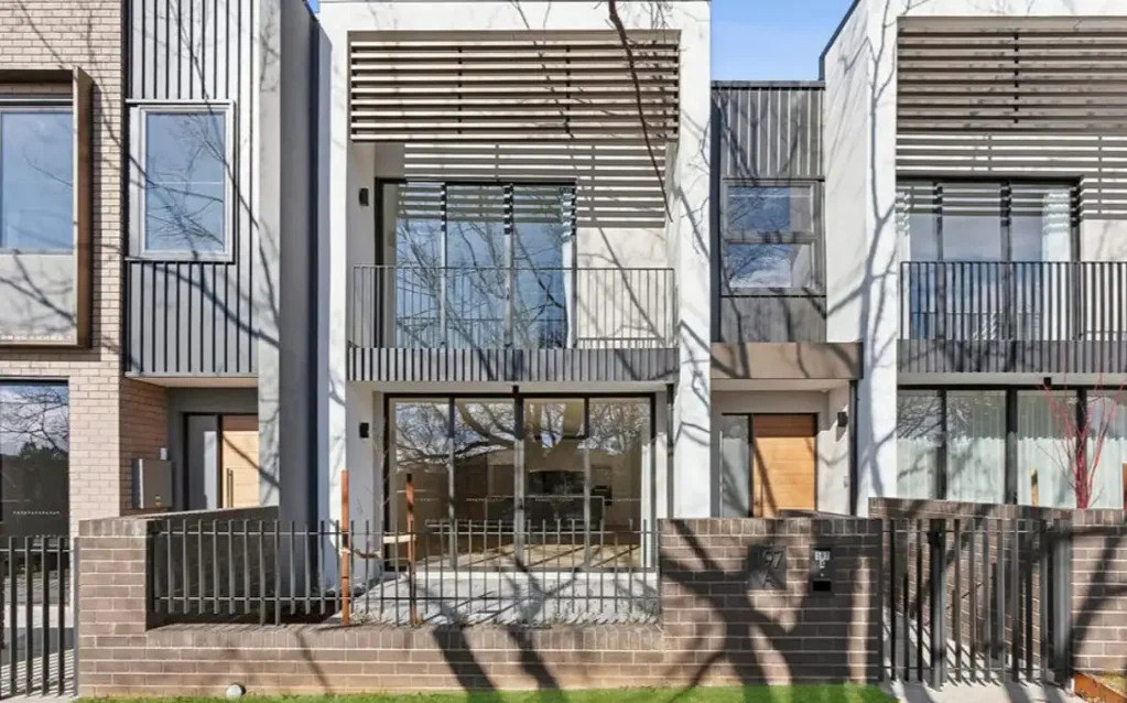 Luxury 3-Bedroom Townhouse with Premium Upgrades