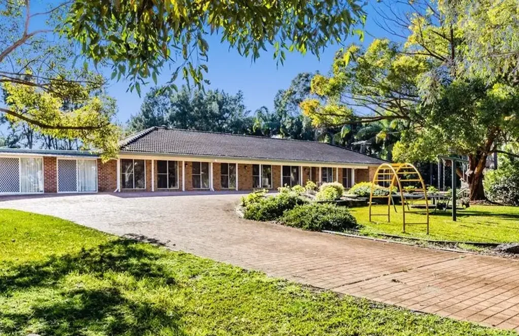 LIFESTYLE ACREAGE | Versatile property with an abundance of accommodation.