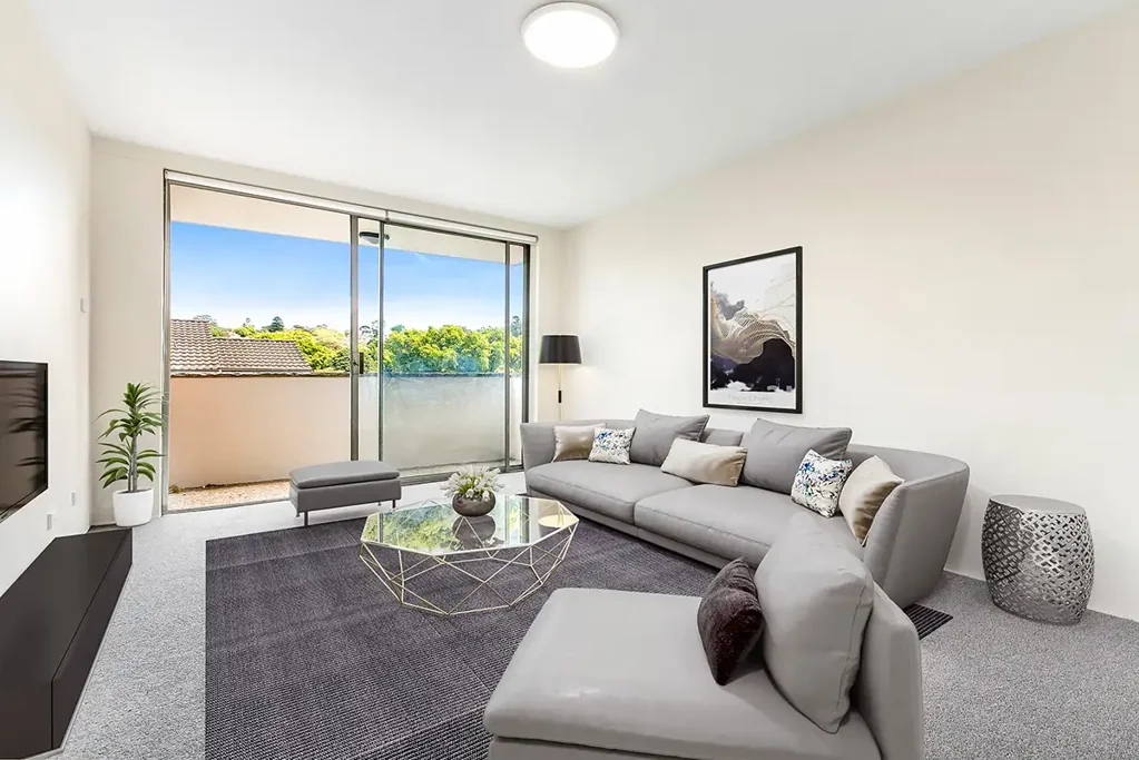 Peaceful Bronte Retreat with Leafy Views