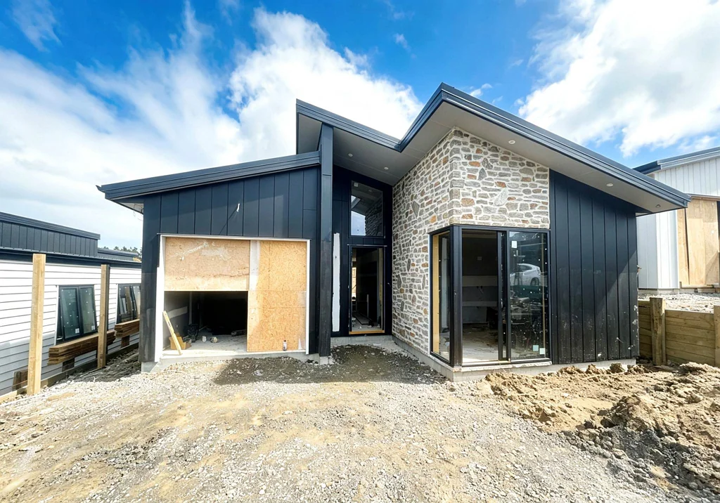 Orewa 4침실 High-End Living with Flexible Family Options