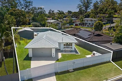 Molendinar 3房  STUNNING PRESENTATION - 696M2 ALLOTMENT - THE ULTIMATE MAN CAVE - CLOSE TO UNI, HOSPITAL, SCHOOLS