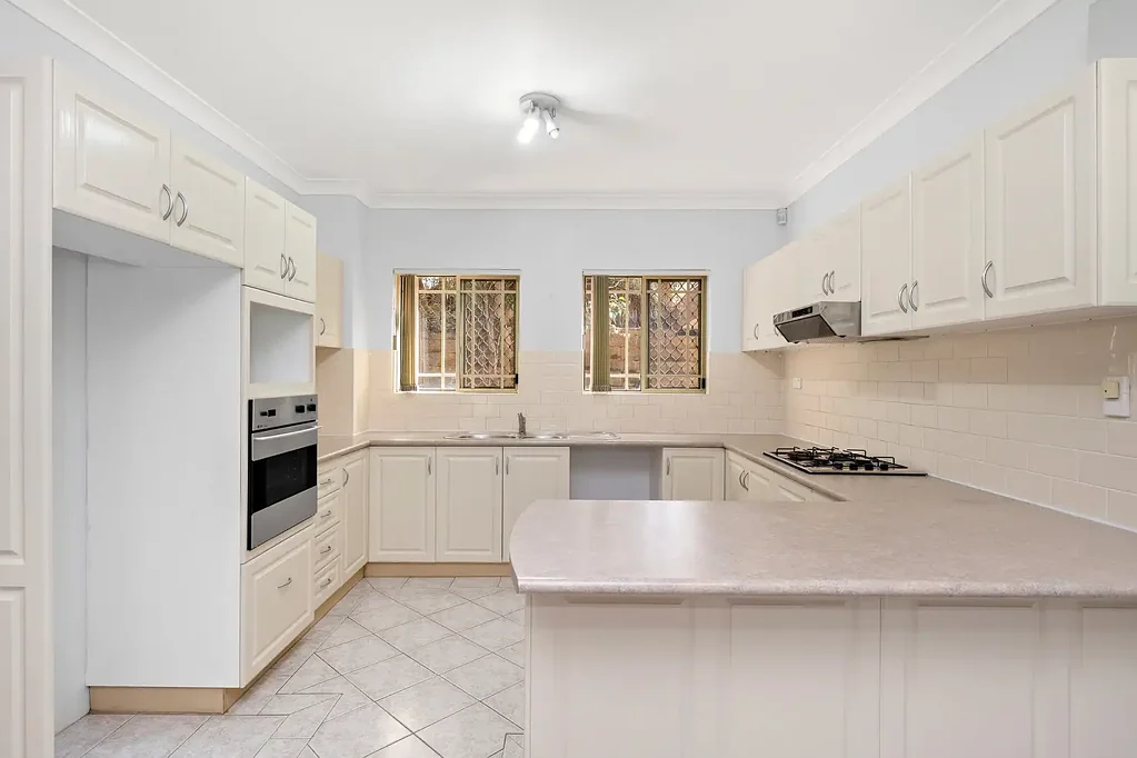 Two Bedroom Apartment In The Heart Of Hurstville