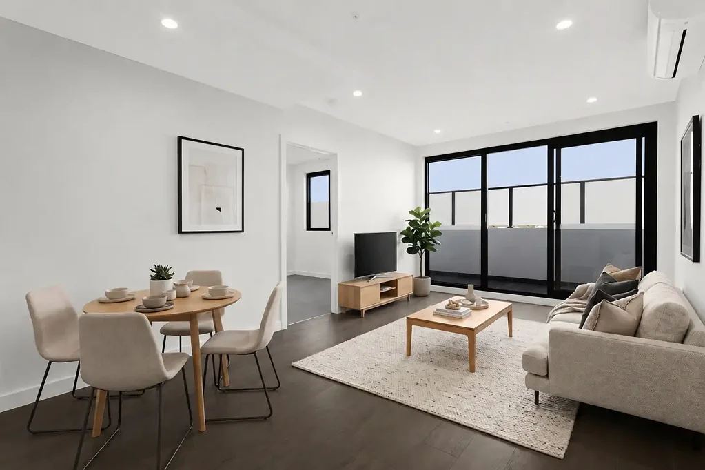 Stylish Modern Living in the McKinnon School Zone