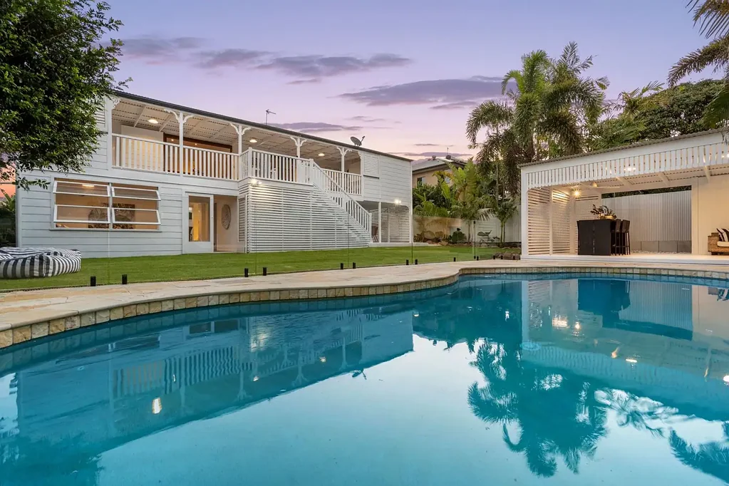 5 Third Avenue, Labrador, QLD 4215