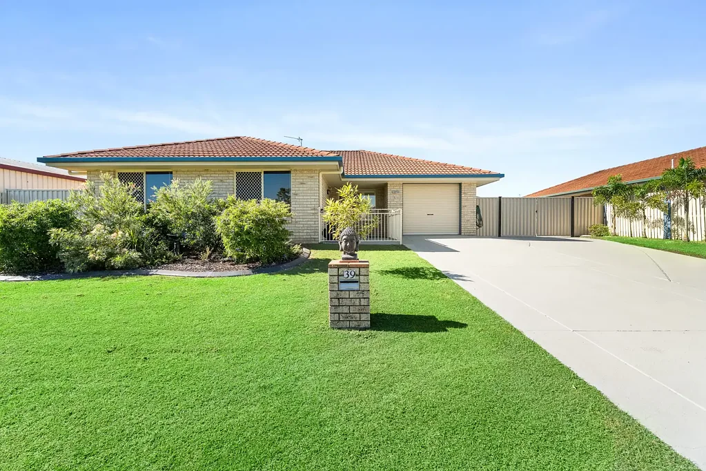 39 Foreshore Drive, Urangan, QLD 4655