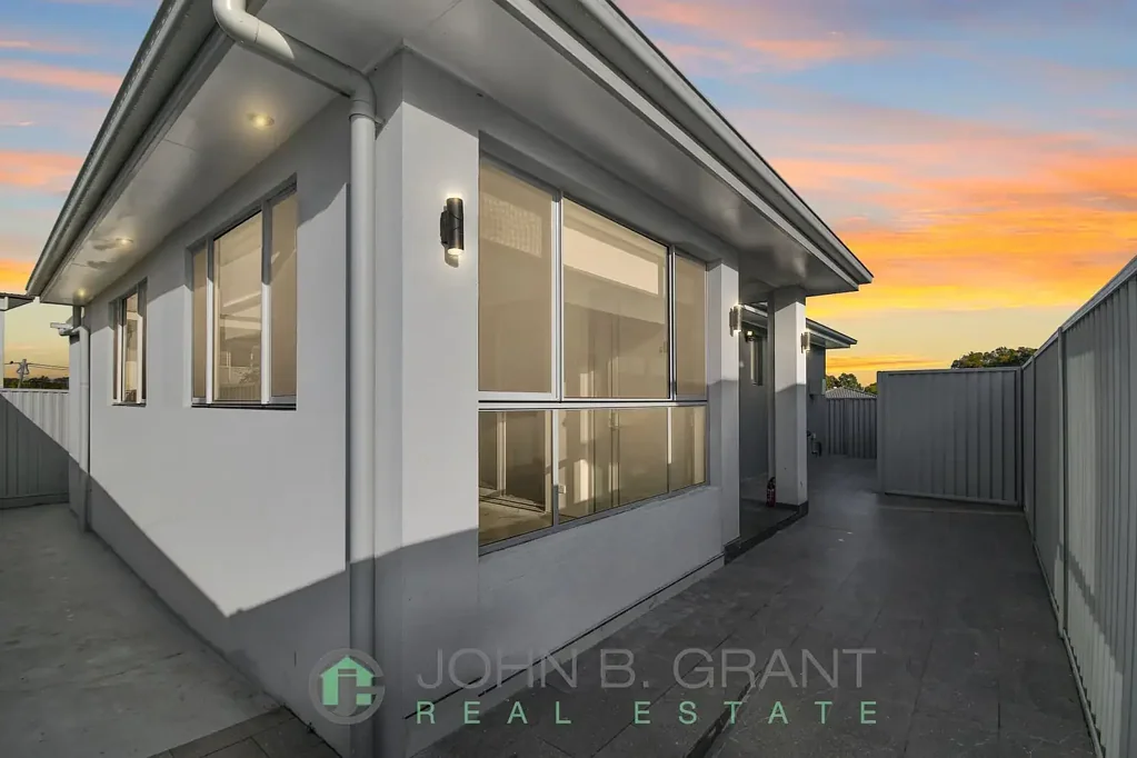 Oversized Modern Granny Flat in Fairfield East