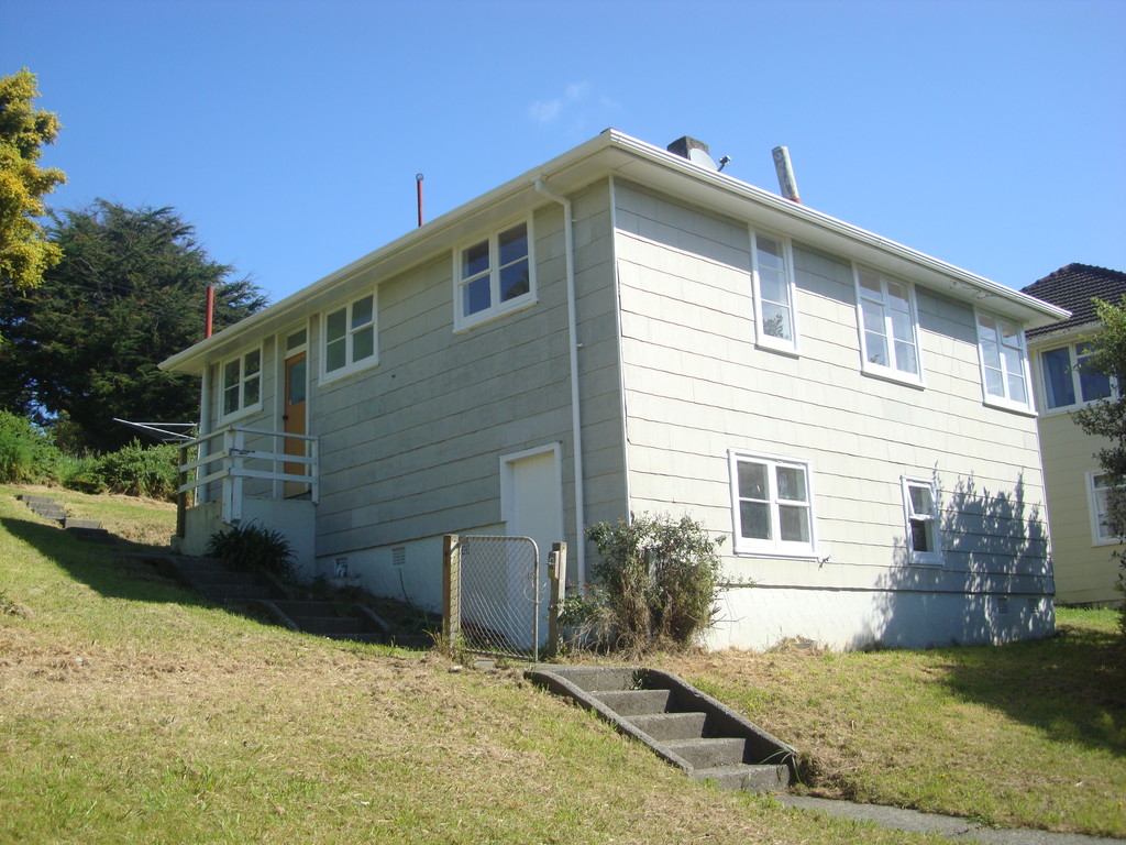 28 Champion Street, Porirua East, Porirua, 2 phòng ngủ, 1 phòng tắm