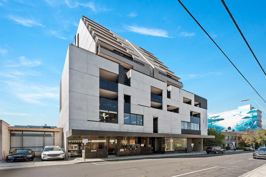 Box Hill 2Moenga Sophistication and Comfort