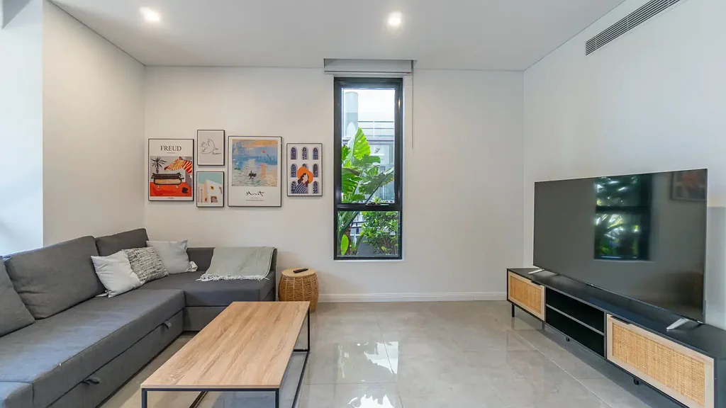Fully Furnished Modern Apartment With Pool & Gym