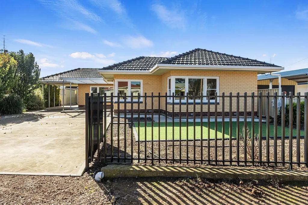 Moonta Bay 3房  Coastal Living Just a Short Walk from Moonta Bay Plus Solar