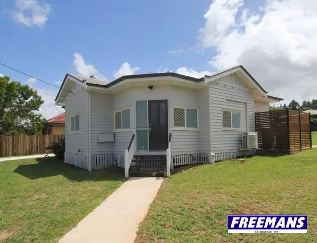 Lovely 3 Bedroom 2 Bathroom Furnished Home