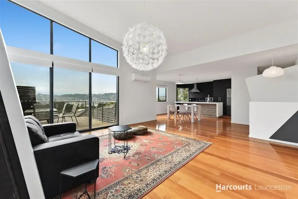 Fully Furnished Executive Home with Great Views