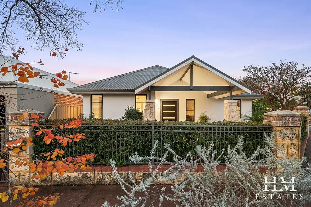 2 Freeth Turn, South Guildford, WA 6055