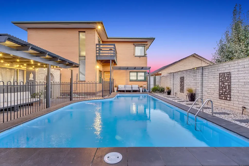 Corio 4Habitaciones Grand Family Home in a Prime Location with Space & Character.
