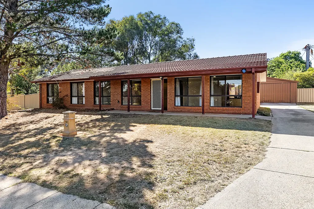56 Collyburl Crescent, Isabella Plains, ACT 2905