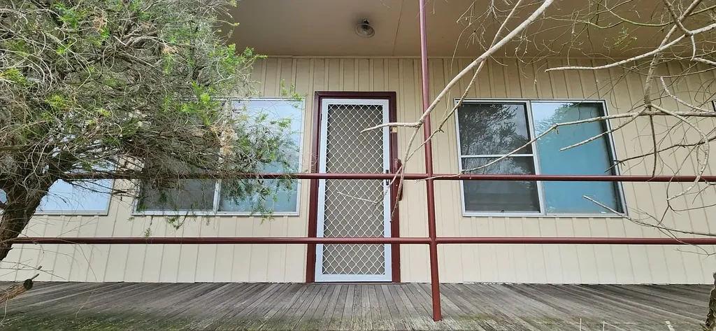 One Bedroom Semi-furnished Flat - North Muswellbrook