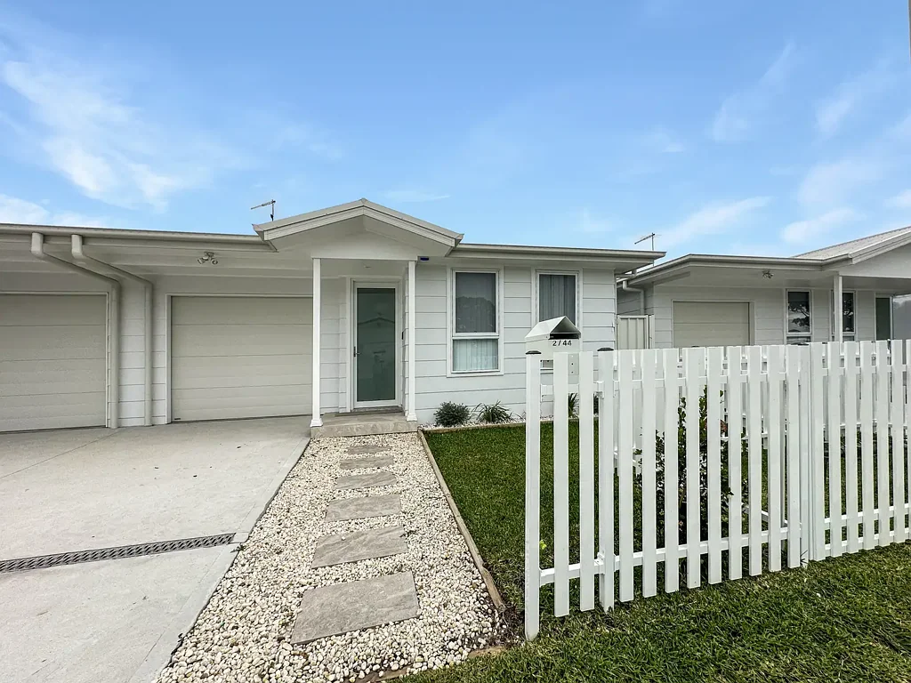 Brand New 2 bed Duplex - TANILBA BAY