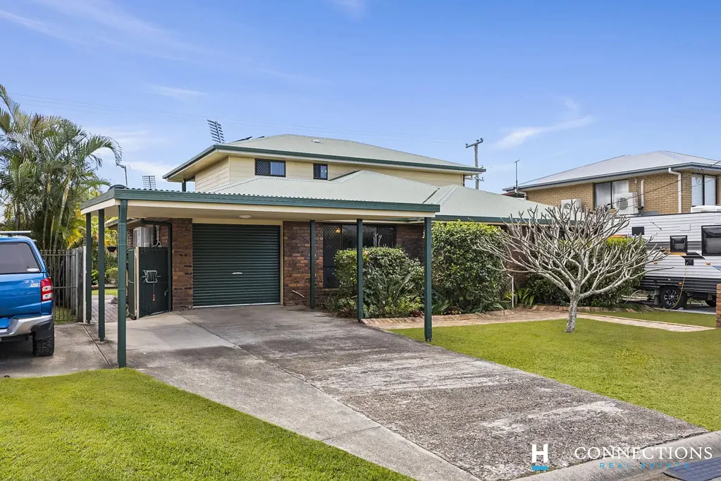 Kippa-Ring 5房 Dolphins Stadium对面 5卧3卫 宽敞泳池 5kw太阳能 步行商圈 学校云集 Family Living With Pool, Deck & Stadium Lifestyle.