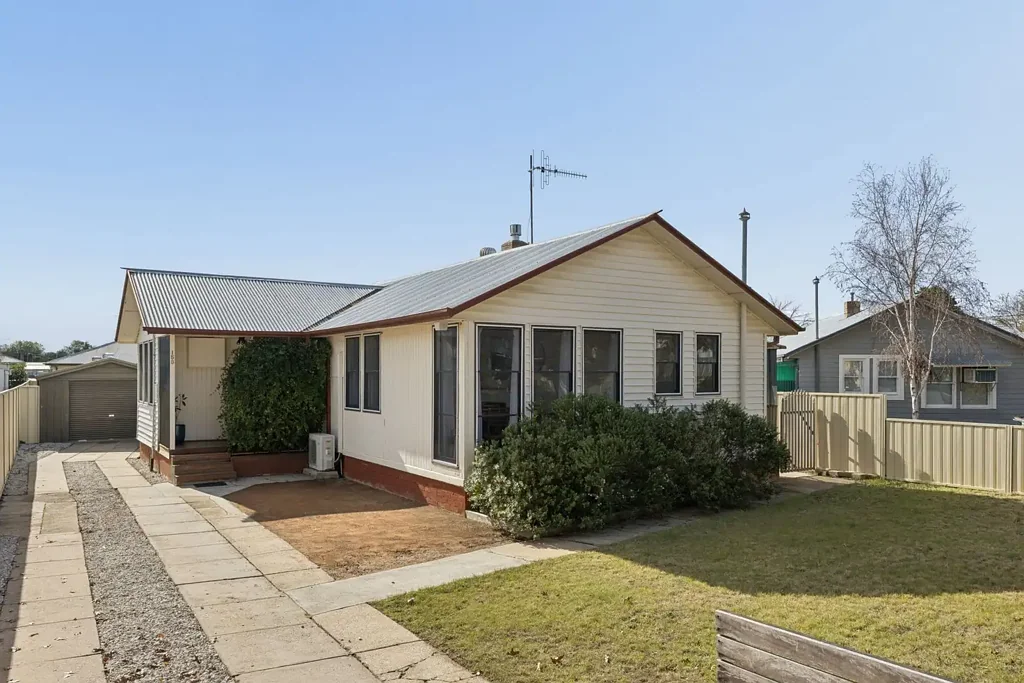 Goulburn 3غرفة نوم Easy Living with a Little Extra Charm