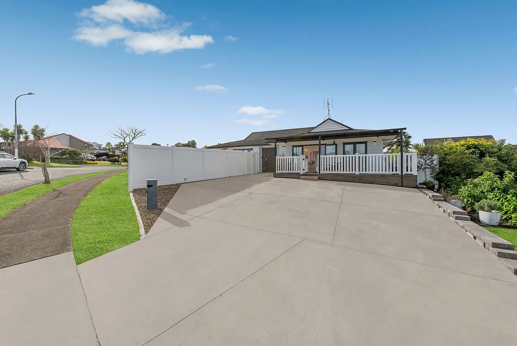 Botany Downs 4部屋 Versatile Family Living in a Prime Location