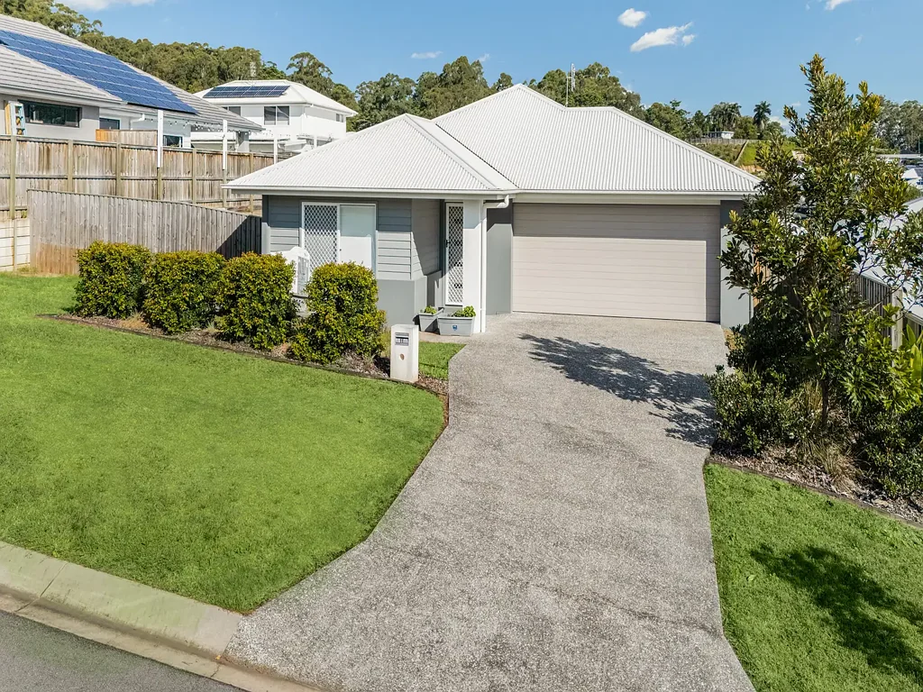 Palmwoods 4कमरा Modern Family Living in Sought-After Panorama Estate - Must Be Sold on or Before Auction date!