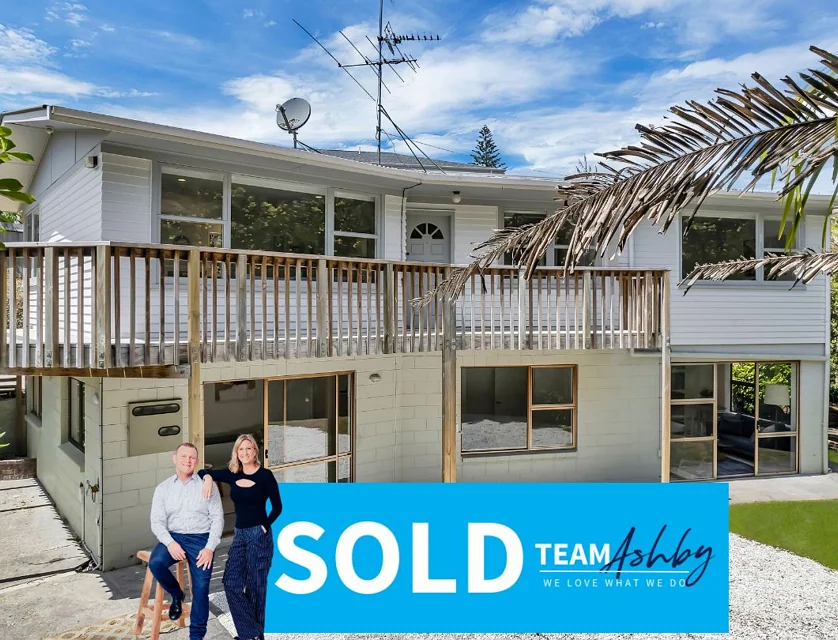 30 & 30a Glendene Avenue, Glendene, Waitakere City, 5 ਕਮਰੇ, 2 ਬਾਥਰੂਮ, House
