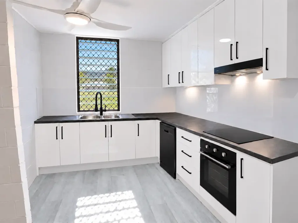 Manoora 2房  Offers Over $499,000 !