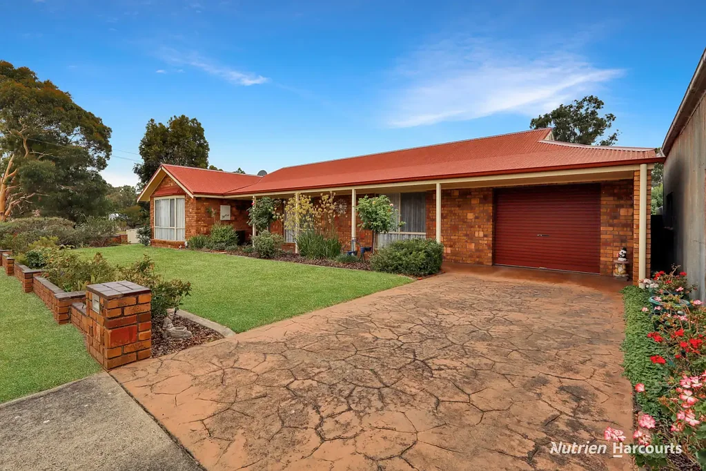 15 Mcpherson Street, Casterton, VIC 3311