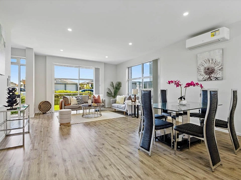 Takanini 3房  Spacious & Modern Home In The Heart of Addison...
