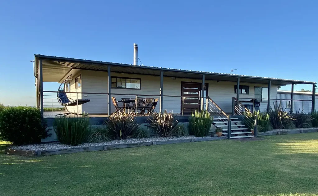 Escape to Peaceful Country Living