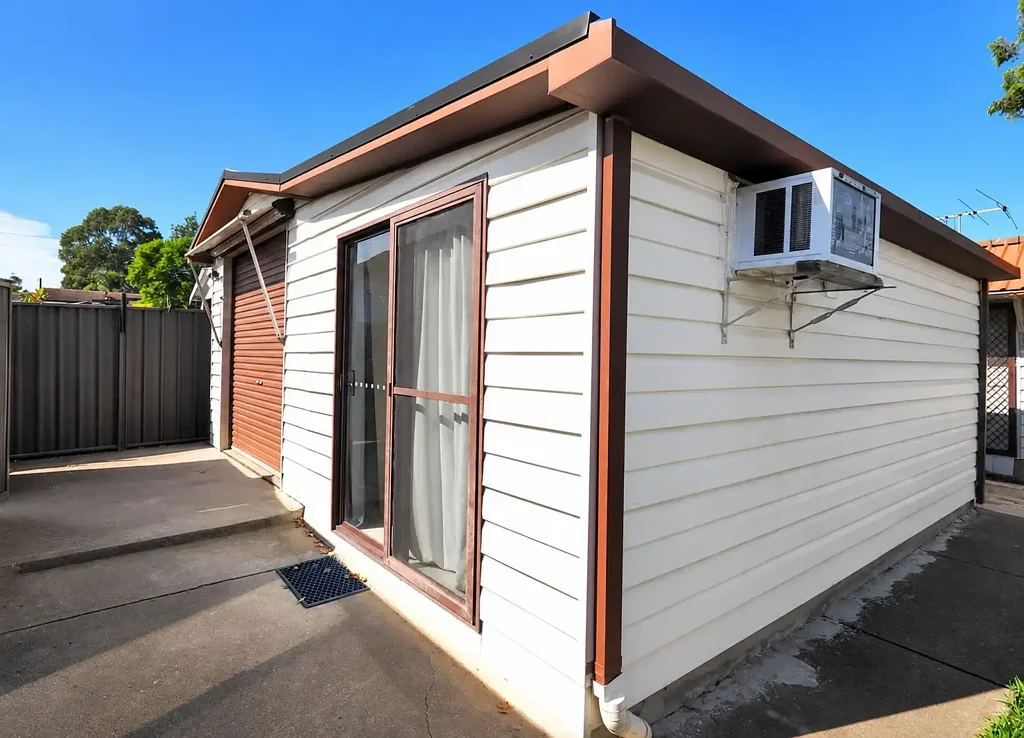 COZY 2 BEDROOM GRANNY FLAT