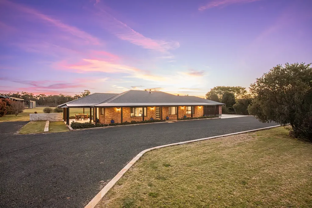 Dubbo 3ਬੈੱਡਰੂਮ A Stunning Lifestyle Home in Firgrove Estate