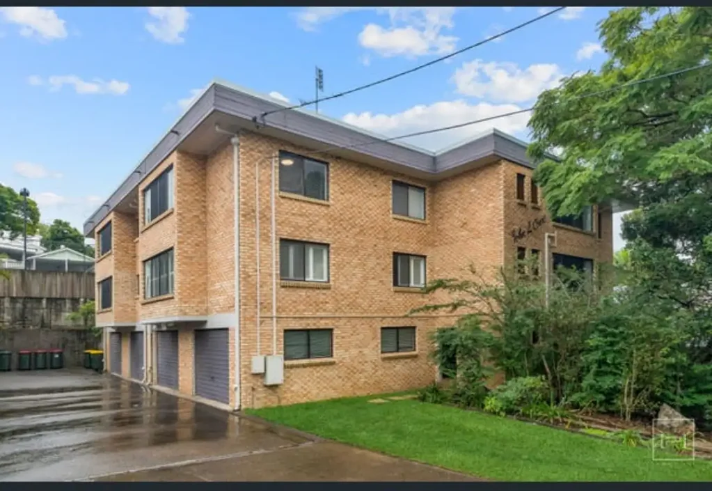 Greenslopes 2ਬੈੱਡਰੂਮ Ideal First Home or Investment – Prime 2-Bedroom Unit in Greenslopes