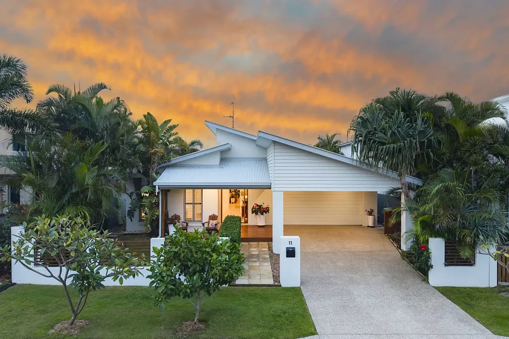 Kingscliff 4房  Single Level Coastal Oasis in Exclusive Beachside Setting