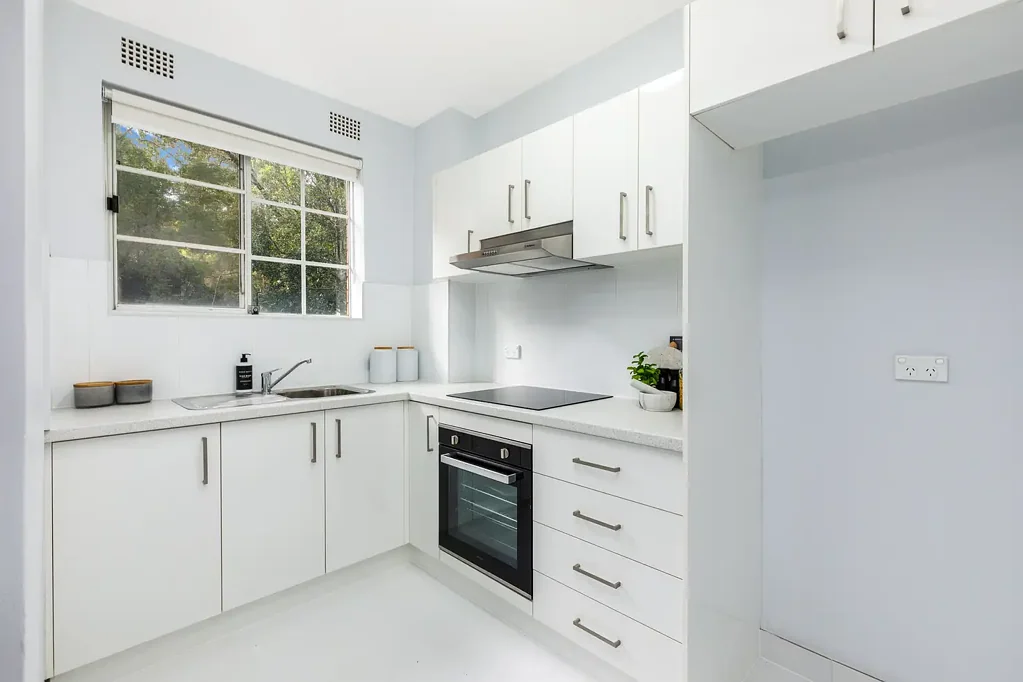 FURNISHED ONE BEDROOM UNIT IN PRIME LOCATION