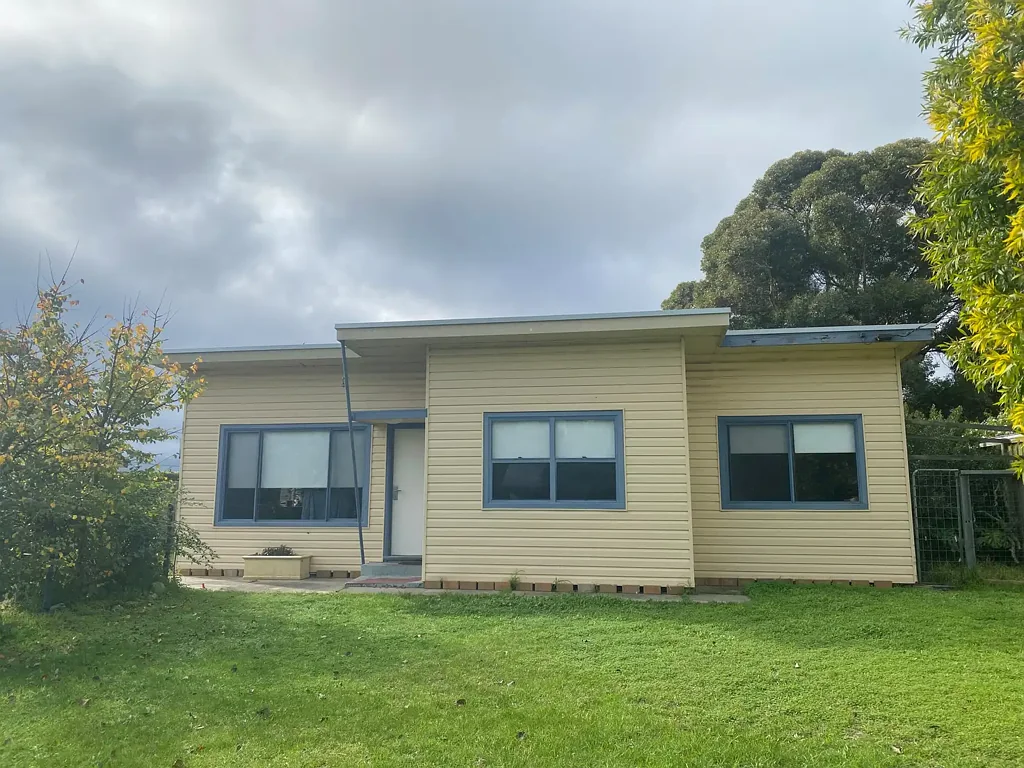 Naracoorte 3 Bedroom Renovated Cottage - Investment Opportunity - 894m2 Land