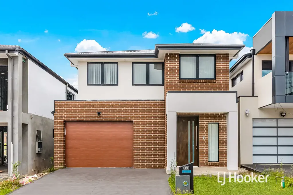 Beautiful 5 Bedroom Home - Available Now!