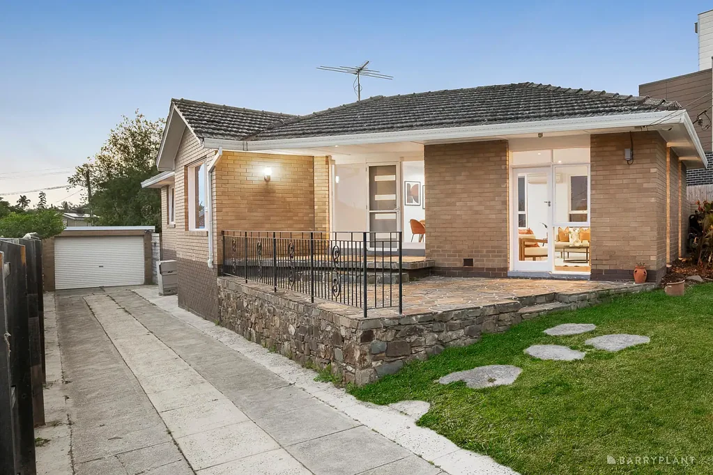 2 Riviera Avenue, Doncaster, VIC 3108