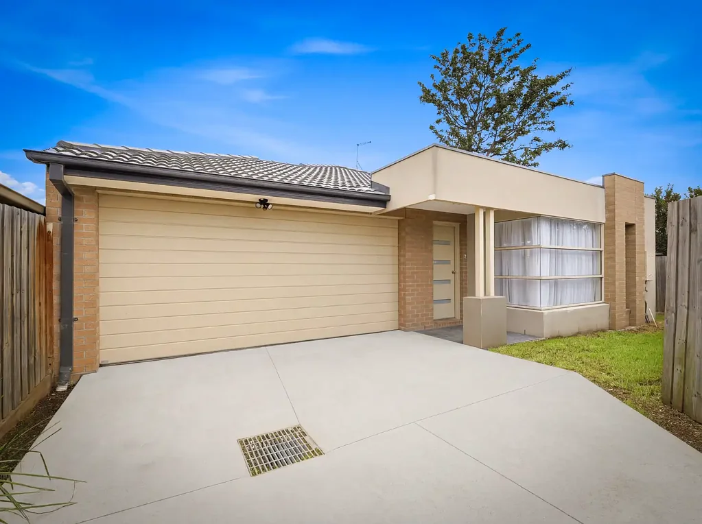 HOUSE FOR RENT IN WERRIBEE