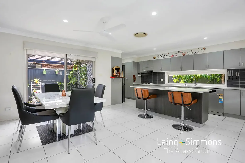 Ropes Crossing 3 Slaapkamer Modern Comfort and Effortless Family Living