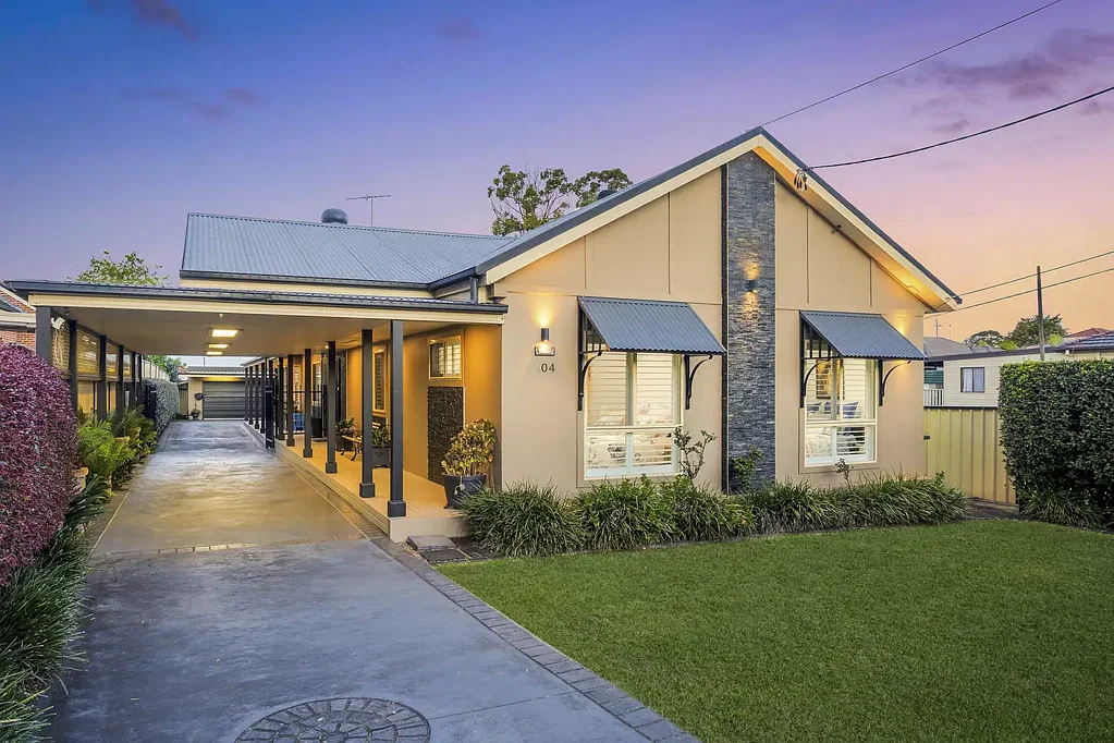 Condell Park 4Kwarto Single level family haven on an impressive 733sqm