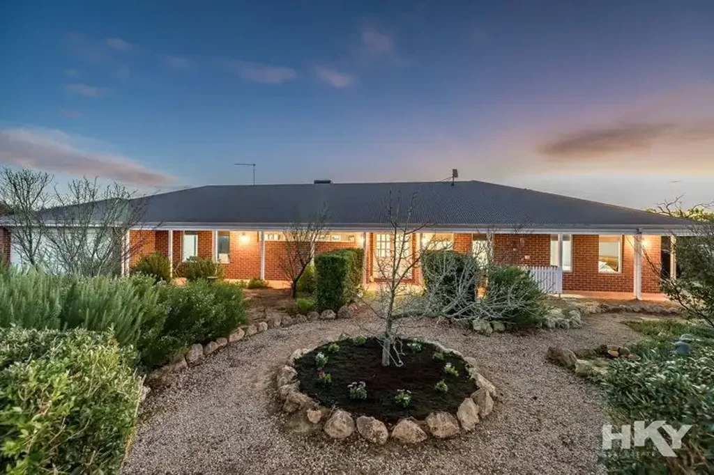 Chittering 4Kwarto Horizon Views, Native Beauty & The Lifestyle You've Been Dreaming Of