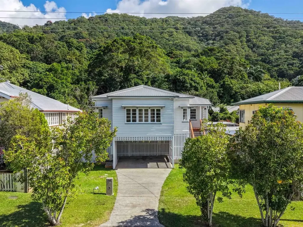 Aeroglen 3Moenga Charming Aeroglen Queenslander - Renovated, Elevated and Just Minutes from the City
