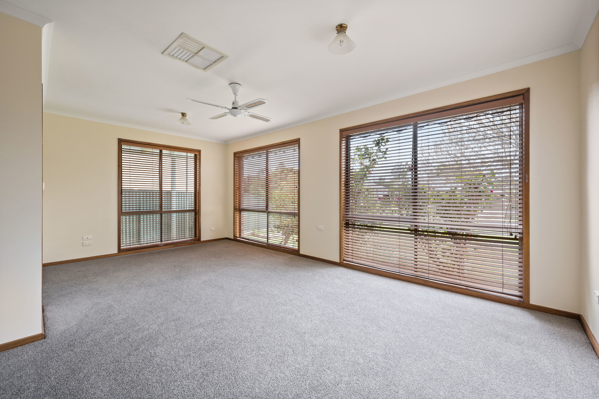 82 READY ST, RUTHERGLEN VIC 3685, 0 Schlafzimmer, 0 Badezimmer, House