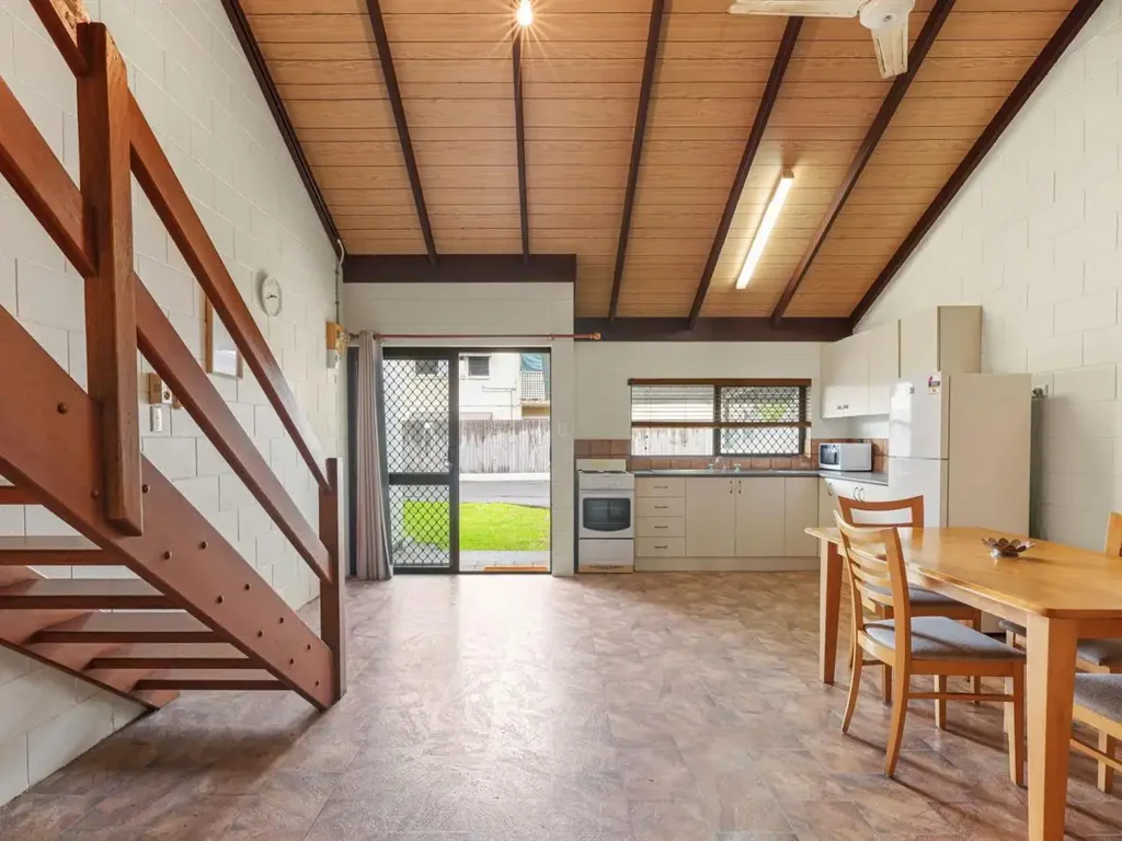 Manoora 2 Slaapkamer "A FUNKY LOFT WITH A LOT OF ATTITUDE”