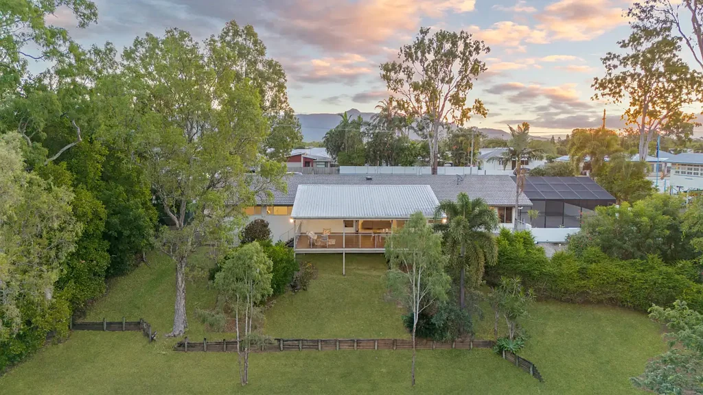 Kelso 4房  Rare Absolute Riverfront Living on 2,583sqm - A Lifestyle Like No Other!