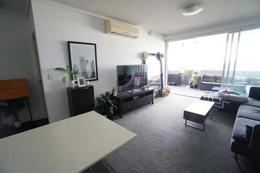 Unfurnished 1 Bedroom 1 Bathroom Apartment in Hamilton